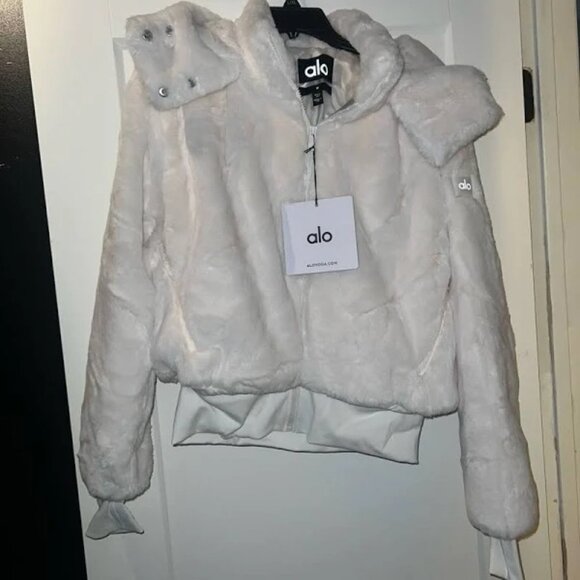 Alo Yoga Foxy Faux Fur Jacket - Picture 2 of 6